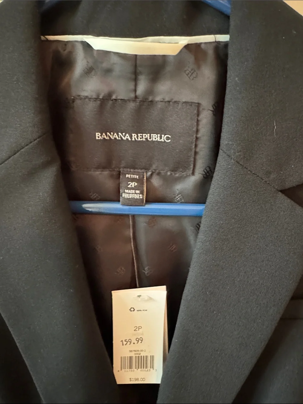 Banana Republic Women’s Black Notch-Lapel Button Blazer fully lined. 2 Petite